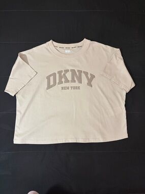 DKNY Size Medium Beige Tone Cropped Logo Tee